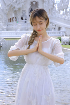 高压监狱女狱警满天星叫什么名字